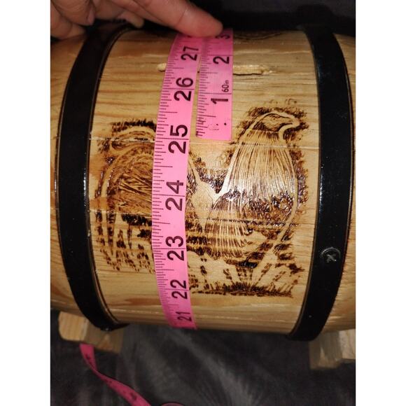 Hand Made wooden barrel piggy bankwood-burned or engraved rooster design - Picture 8 of 9